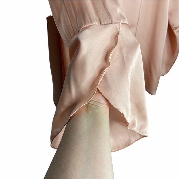 NWOT Ellos Peach Satin Notch Keyhole Neck Bell Tulip Sleeve Blouse - Picture 5 of 11